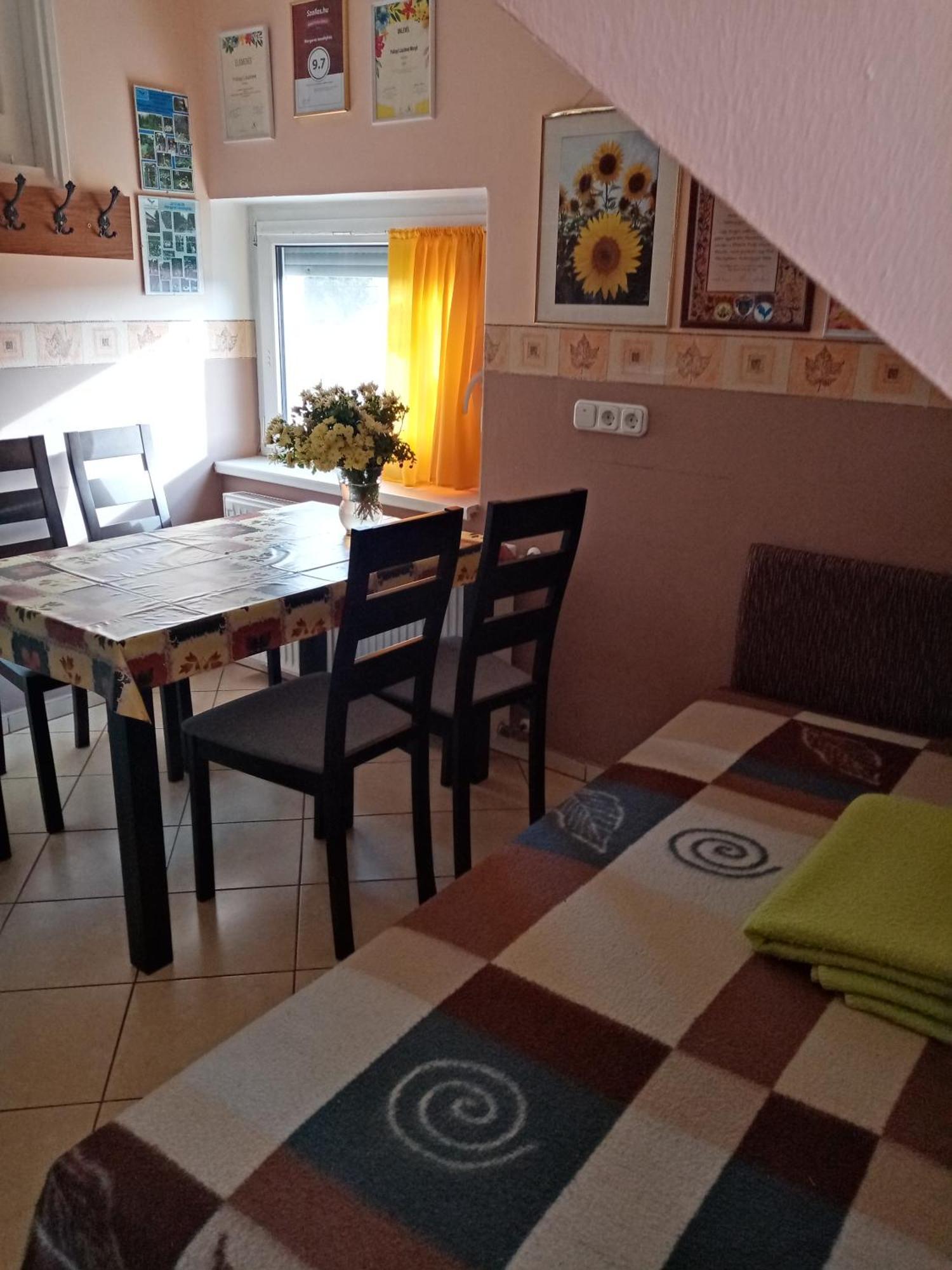 Margaret Apartman Egerszalók Exteriör bild