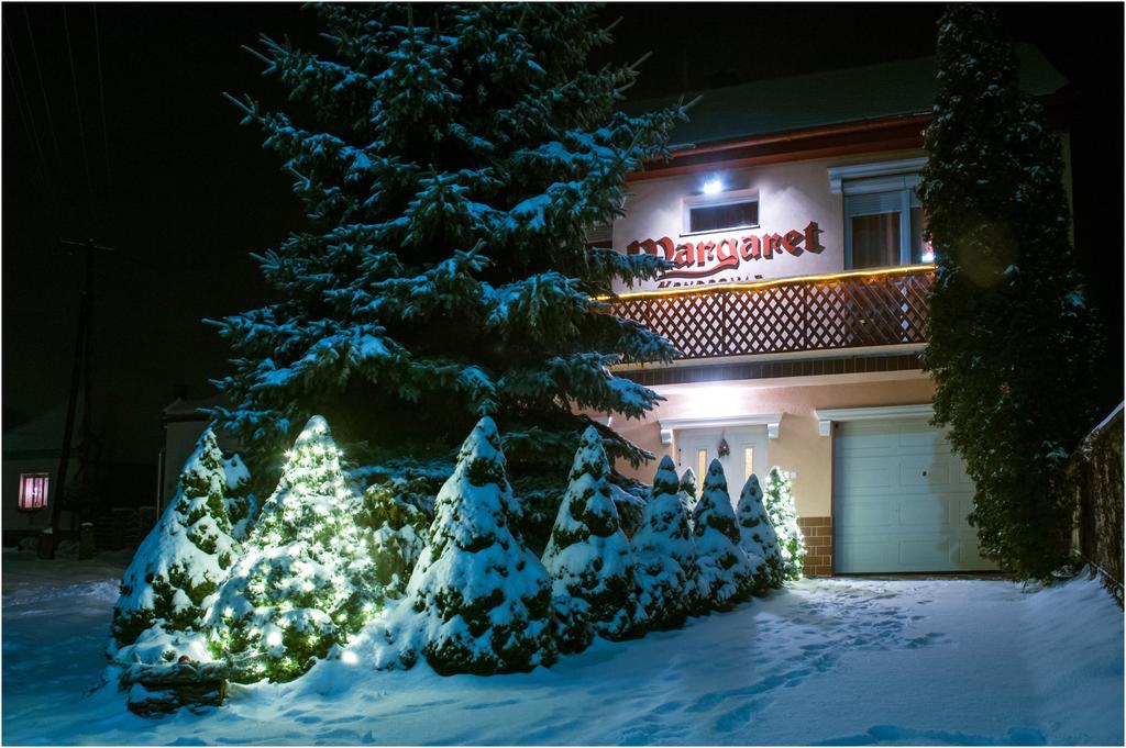 Margaret Apartman Egerszalók Rum bild