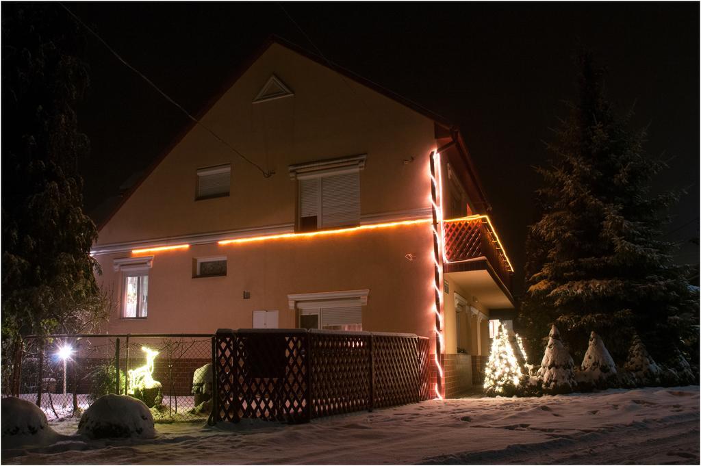 Margaret Apartman Egerszalók Rum bild