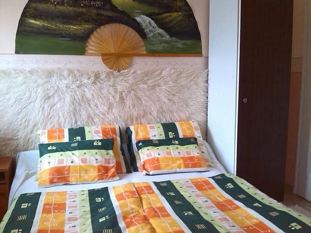 Margaret Apartman Egerszalók Rum bild